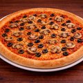 Pizza olives mushroom