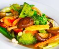 25. Phad pak ruam mit.(ผัดผักรวมมิตร)
