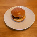 Brioche met ei, kaas en bacon
