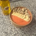 Aardbei en mango bowl