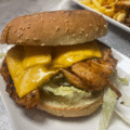 Huisgemaakte grilled chicken burger los
