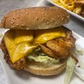 Huisgemaakte grilled chicken burger los