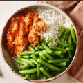 Indiase kip tandoori met rijst en verse sperziebonen