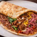Lahmacun pulled chicken ketjap royale halal