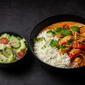 Thaise rode curry met salade ( pittig )