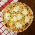 Pizza quattro formaggi