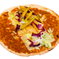 Turkse pizza met kaas en salade