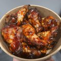 20 hot honey buffalo wings met romige blue cheese dip