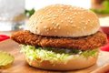 Kipfiletburger met kaas