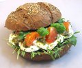 Luxe Mozzarella caprese, pesto, cherrytomaat, basilicum
