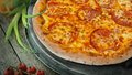 kinder pizza salami