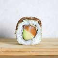 Spicy salmon maki