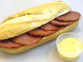 Warme Grillworst mosterd-roomsaus