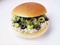 Tonijnsalade deluxe met lente ui & olijf
