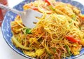 53. Mihoen goreng met kipfilet en groenten