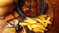 FRIET ZUURVLEES