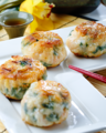 32. Pan Fried Chive Dumplings 香煎韮菜棵