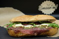 Ambachtelijk brood Carpaccio met Pesto