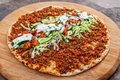 Turkse Pizza (Lahmancun) met salade