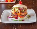 Medley burger ! (vernoemd naar, en verzonnen door, de bekende haagse entertainer John Medley))