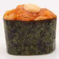 16 Spicy Salmon gunkan (2pcs)