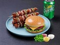 Shashlick schotel met hamburger