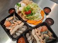 SET 4 ZEEVRUCHTEN EN VISFILET+ MIX VAN GROENTEN INCL. SAUZEN EN HELDERE BOUILLON VOOR 1 PERSOON