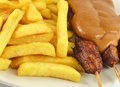 Friet met kipsaté