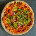Pizza parmigiano rucola
