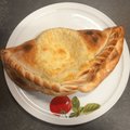 Calzone di pasta arrabbiata