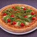 Pizza pomodori e rucola