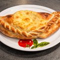 Calzone di pasta arrabbiata
