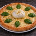 Pizza bianca burrata e basilico