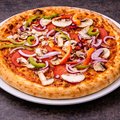 Pizza con carne deluxe
