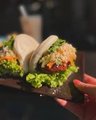 Gua bao met Crispy veggie ball