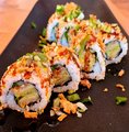 Crunchy avocado rol