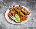 Bami met pittige kip seekh kebab