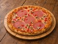 Pizza salami luxe
