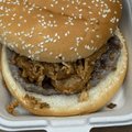 Hamburger pinda gebakken ui