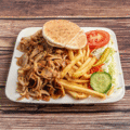 Grote schotel kipdöner