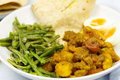 Roti Kipfilet Kerrie / Roti Plate Thigh Filet Curry and Vegetables
