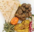 Roti Lamsfilet Kerrie / Roti Plate Lamb Curry and Vegetables