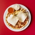 Turkse pizza met döner, kaas en patat